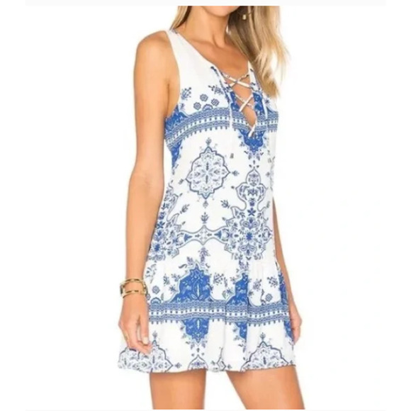 NWT Lovers + Friends Blue White Mini Dress Pockets Medium - Picture 1 of 10